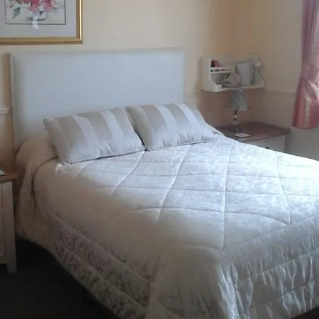 Tir Na Nog 4* كاشيل